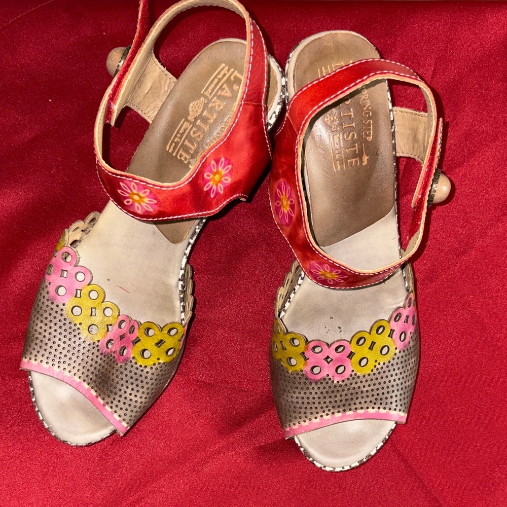 Floral Perforated Sandals with Vibrant Accents